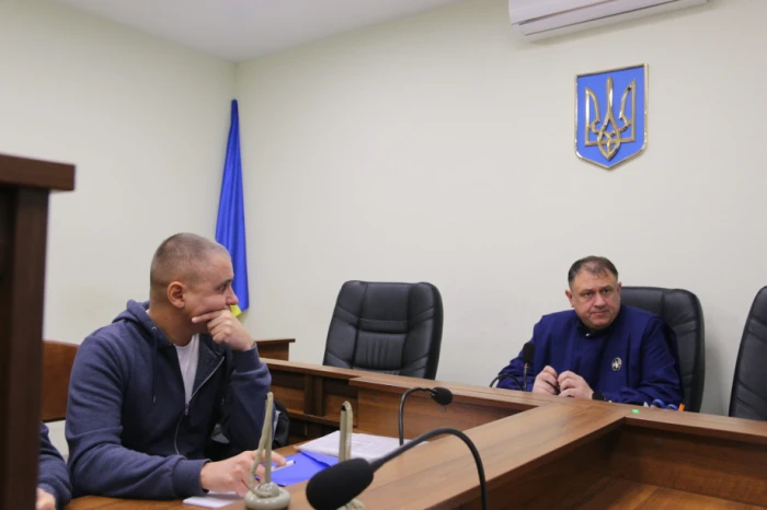 &laquo;Ватники не здаються!&raquo;. Як у Києві судять лідерів Комсомолу України братів Кононовичів з Луцька, на підтримку яких протестують комуністи по всьому світу