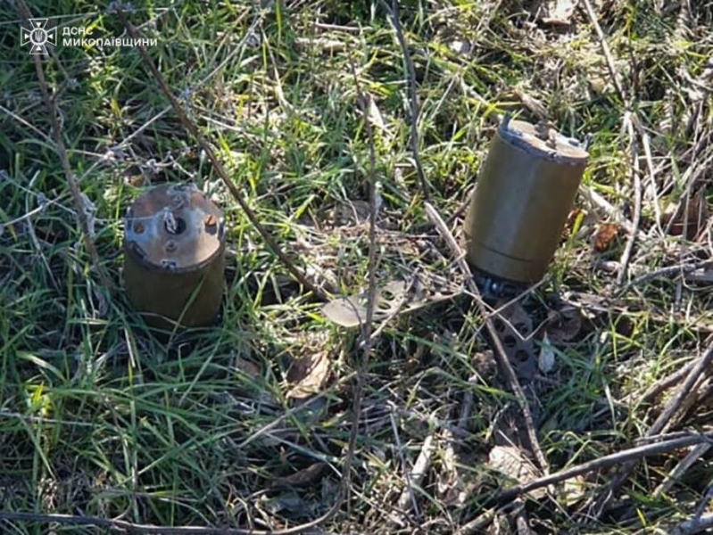 Вбивчі снаряди. Російські агресори всіяли Миколаївщину мінами, - ФОТО