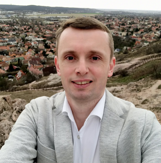 З майна залишилася обручка: на що живуть люди, яким вдалося врятуватися від війни