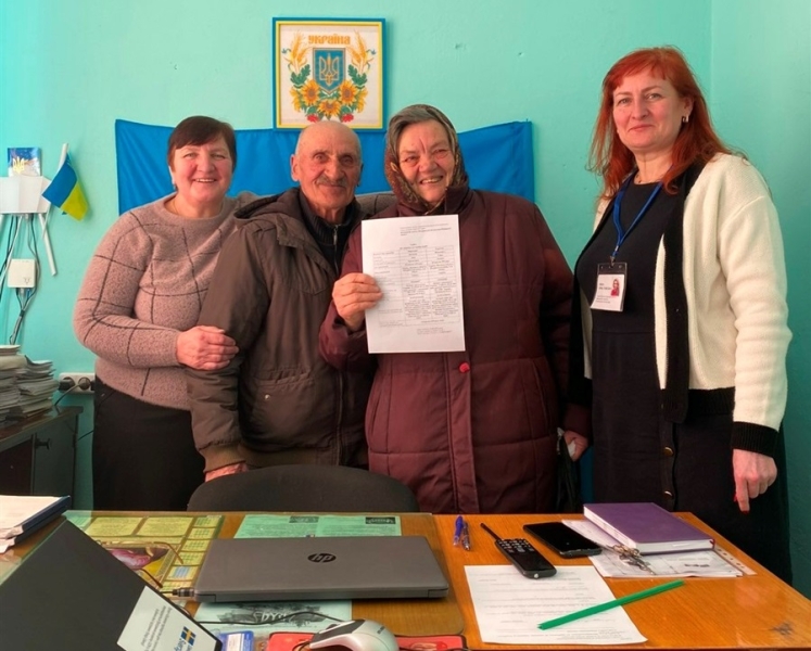 Жмеринчани стали в 70 років на весільний рушник