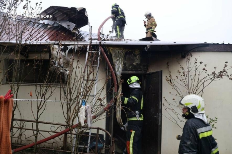 У Запоріжжі сталася пожежа в будинку, надзвичайники евакуювали двох дітей