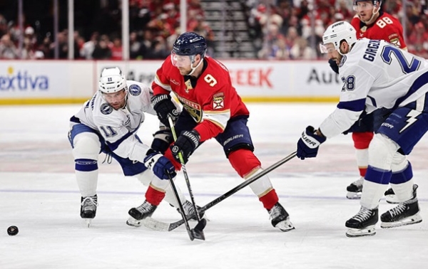 Плей-оф НХЛ: Флорида поступилася Тампі, Колорадо переміг Даллас Плей-оф НХЛ: Флорида поступилася Тампі, Колорадо переміг Даллас