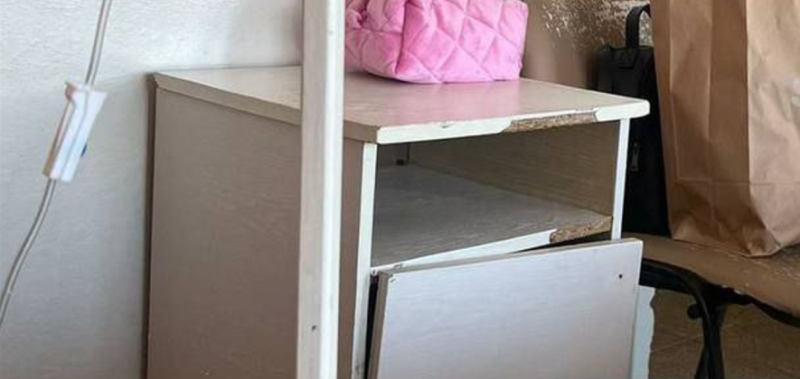 Матраци в крові, ковдри в дірках: жінка поділилася сумними кадрами з франківської лікарні (ФОТО)