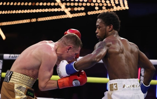 Гвоздик пояснив, чому Берінчик поступився в бою Кішону Девісу