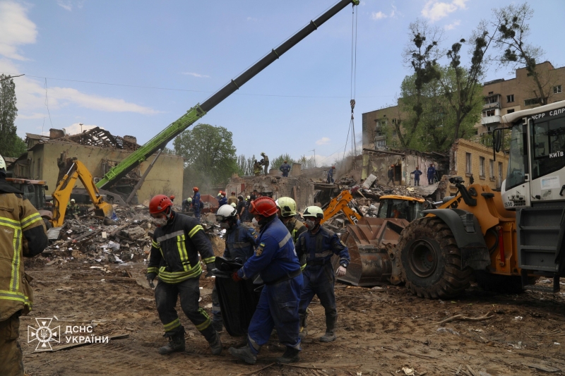 У Києві внаслідок атаки 12 загиблих та понад 90 поранених: моторошні кадри (оновлено)