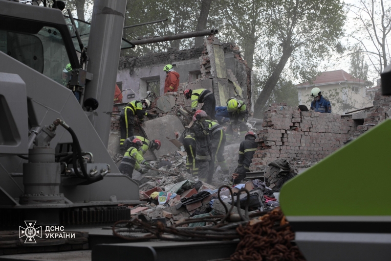 У Києві внаслідок атаки 12 загиблих та понад 90 поранених: моторошні кадри (оновлено)