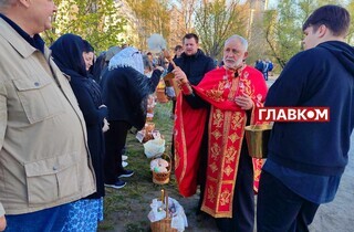 Українці святять великодні кошики: фоторепортаж з Києва