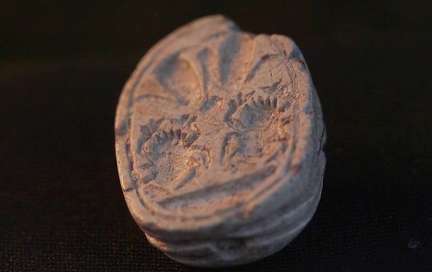 В Ізраїлі трирічна дівчинка знайшла 3800-річну печатку на розкопках