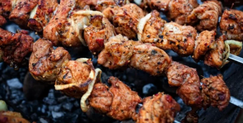 Чому навіть найкраще м’ясо може стати гумою: головні вороги шашлику