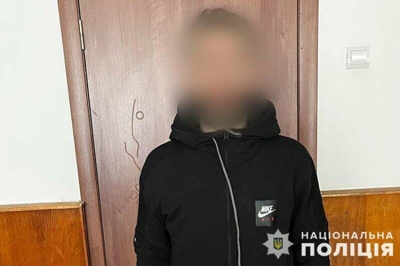 "3000 грн з чужої картки": зловмисник виявив банківську картку і придбав товарів на чужі гроші (ФОТО)