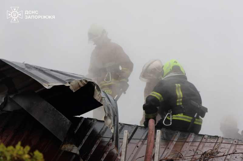 У Запоріжжі сталася пожежа в будинку, надзвичайники евакуювали двох дітей