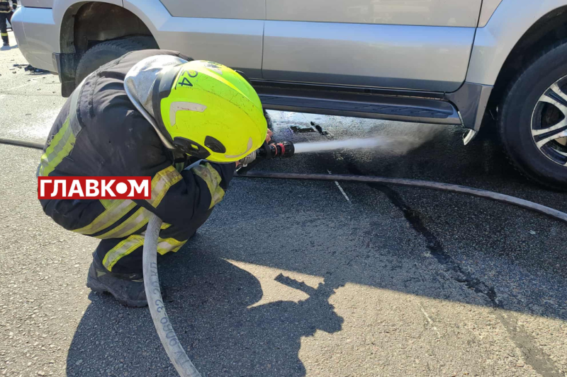 Моторошна ДТП на Здолбунівській: у Києві зіштовхнулися два позашляховики