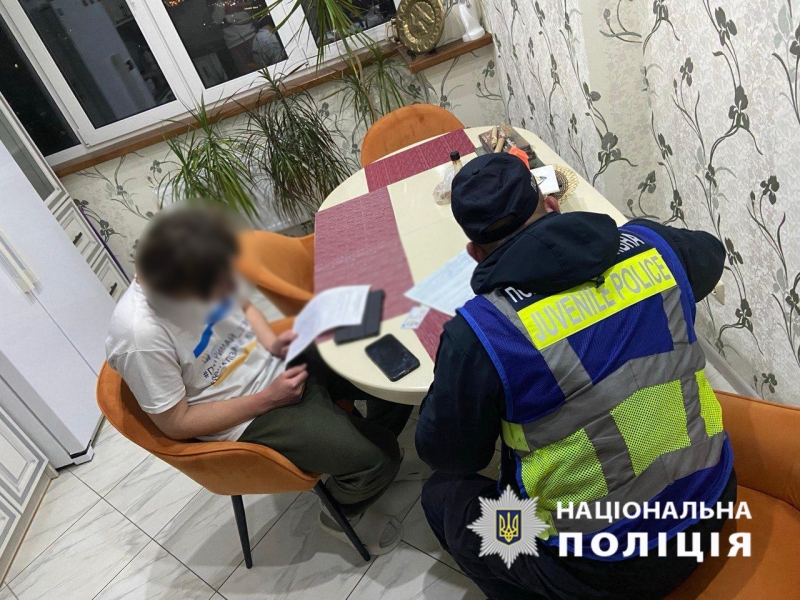 Поліція знайшла юнаків, які слухали російську музику в Києві на тлі трагедії в Сумах