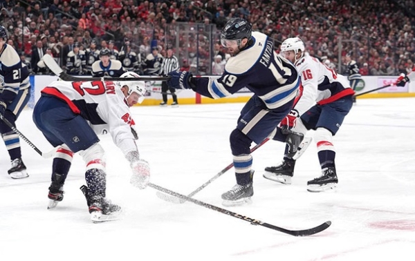 НХЛ: Колумбус розгромив Вашингтон, поразка Рейнджерс від Кароліни НХЛ: Колумбус розгромив Вашингтон, поразка Рейнджерс від Кароліни