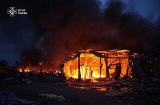 Ракетна атака на Київ: кадри наслідків від ДСНС