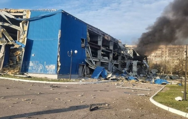 У Херсоні внаслідок удару РФ зруйновано льодовий палац У Херсоні внаслідок удару РФ зруйновано льодовий палац