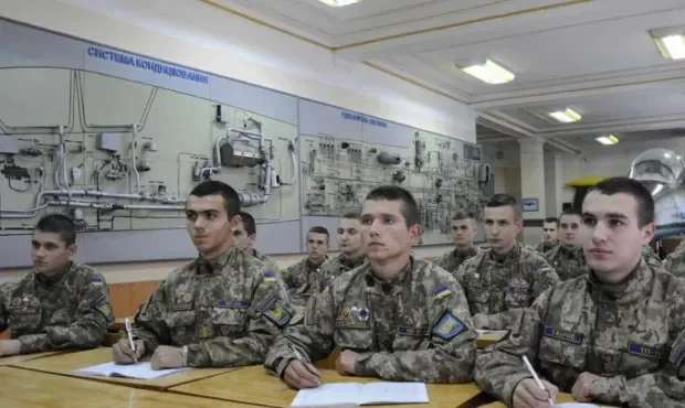 ТЦК дав 17-річним хлопцям термін до 31 липня