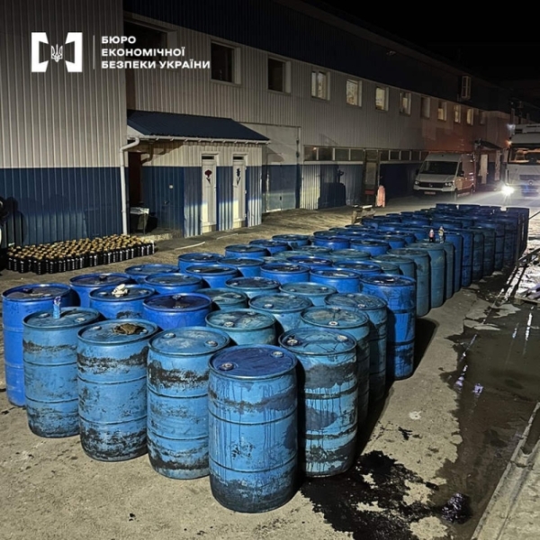 Цистерна вина для причастя. Священник з Обарова незаконно виготовляв вино