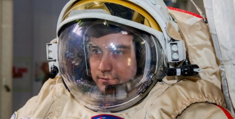 РФ відправила в космос засудженого за держзраду льотчика, який служив у Криму – «Система»