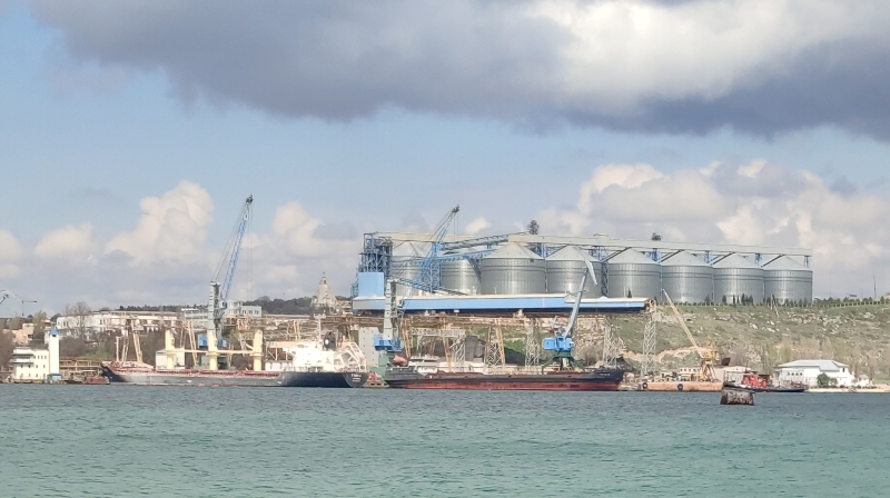 У внутрішніх водах України затримано судно, яке вивозило зерно з порту Севастополя – Прокуратура АРК