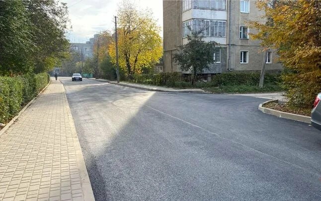 Жахлива трагедія на Франківщині: 12-річна дівчинка випала з вікна багатоповерхівки