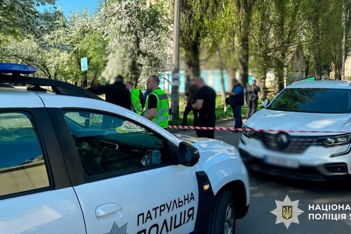 У Києві чоловік отримав вогнепальне поранення. Поліція розслідує замах на вбивство