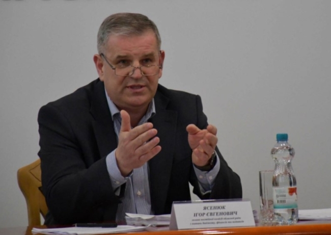 Депутат Рівненської облради з дружиною мають більше 20 мільйонів готівки