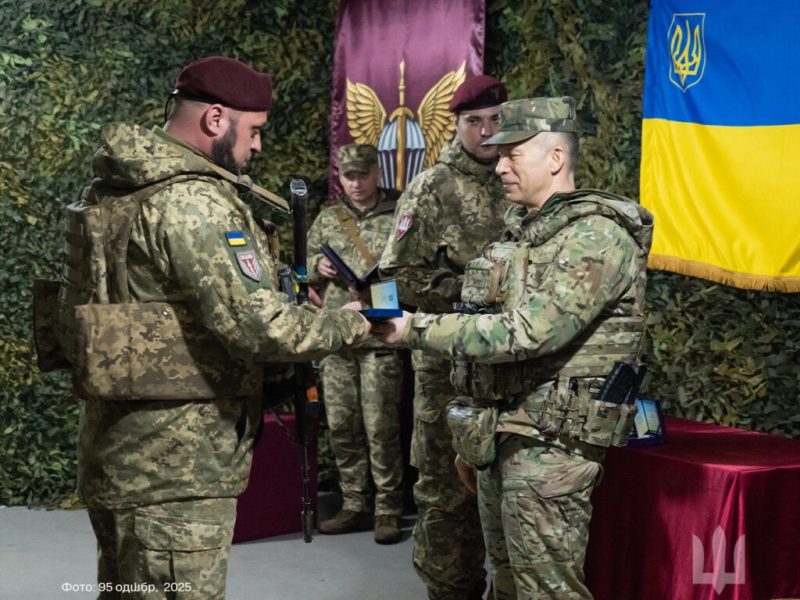 Десантник з Полтавщини отримав «Золотий хрест» від Головнокомандувача ЗСУ за хоробрість під час боїв на Курщині