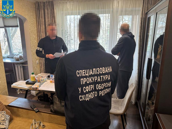 Директора комунального підприємства міськради Дніпра підозрюють у закупівлі транспорту для ЗСУ за завищеними цінами