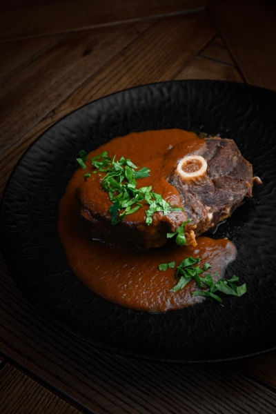 Дворик італійської родини: новий ресторан SAPORI у серці Івано-Франківська (ФОТО)