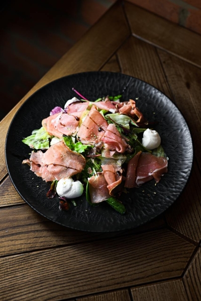 Дворик італійської родини: новий ресторан SAPORI у серці Івано-Франківська (ФОТО)