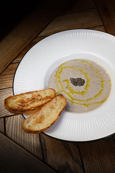 Дворик італійської родини: новий ресторан SAPORI у серці Івано-Франківська (ФОТО)