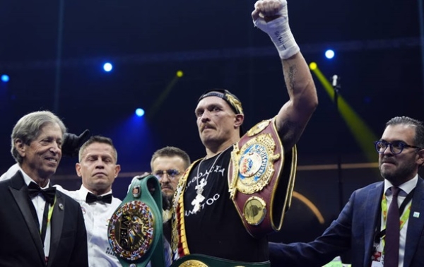 В Усика хочуть відстрочити бій з Паркером через битву за всі титули - WBO