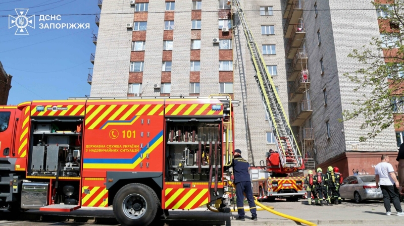 У Запоріжжі сталася пожежа у дев’ятиповерховому гуртожитку, – ФОТО