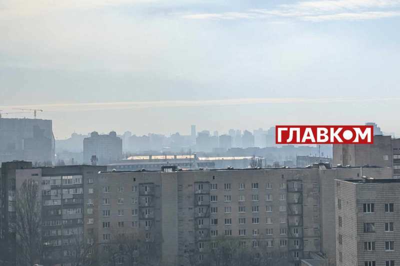 Столицю затягнуло димом через нічну атаку: куди влучив ворог