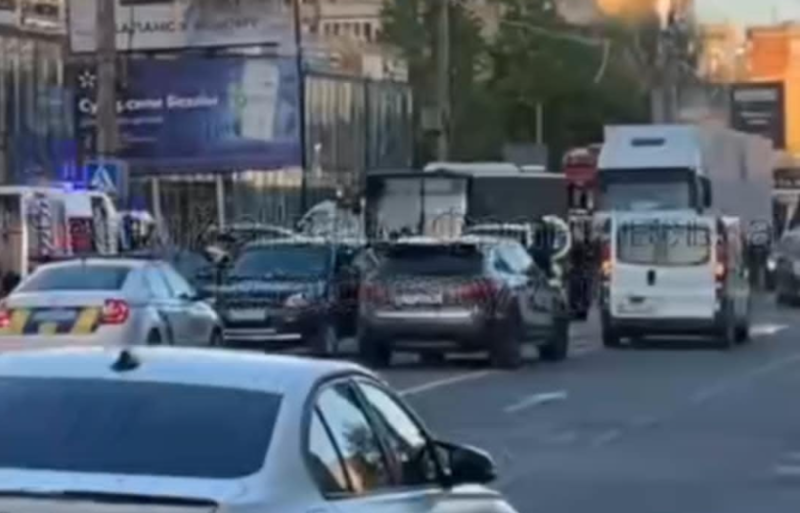 На Івасюка у Франківську збили дівчинку