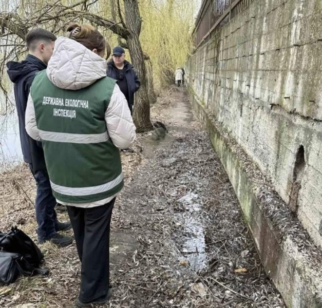 І знову — про гідропарк в Рівному, труби і нечистоти