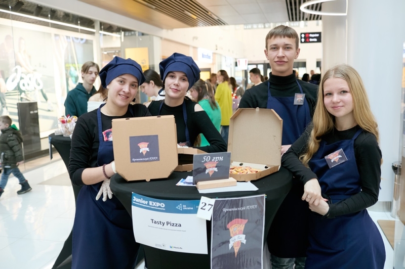 Юні підприємці з чотирьох областей показали свої товари та ідеї на ярмарку у Франківську (ФОТО)