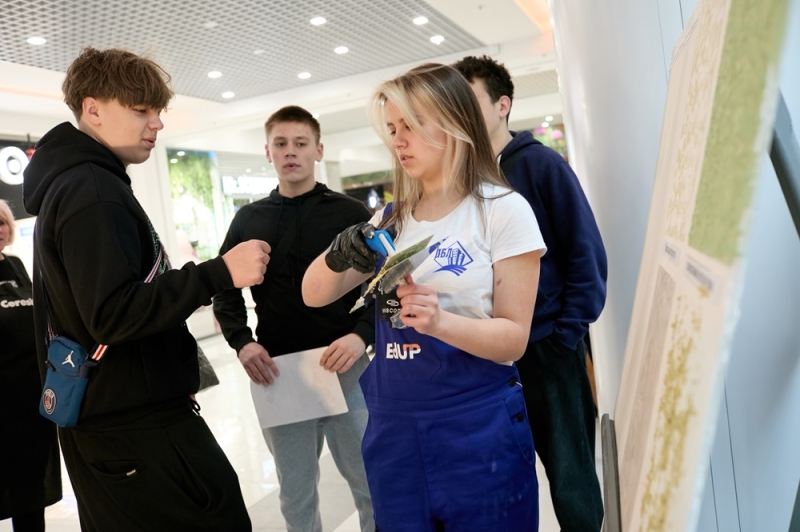 Юні підприємці з чотирьох областей показали свої товари та ідеї на ярмарку у Франківську (ФОТО)