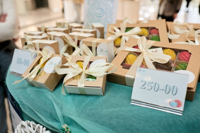 Юні підприємці з чотирьох областей показали свої товари та ідеї на ярмарку у Франківську (ФОТО)