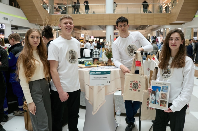Юні підприємці з чотирьох областей показали свої товари та ідеї на ярмарку у Франківську (ФОТО)