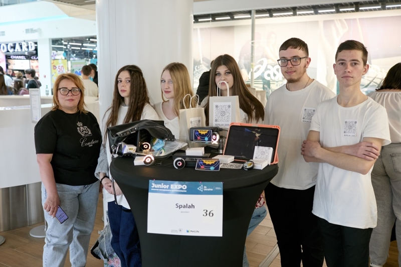 Юні підприємці з чотирьох областей показали свої товари та ідеї на ярмарку у Франківську (ФОТО)