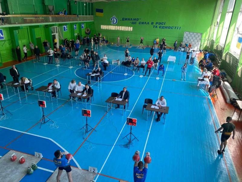 Команда Полтавської обласної організації ФСТ «Динамо» виборола перше місце на чемпіонаті з гирьового спорту