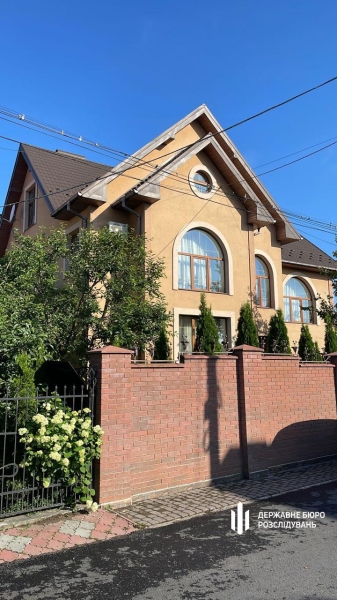 Mercedes&nbsp;і три квартири: у померлого екскерівника Держекоінспекції Карпатського округу хочуть конфіскувати майно