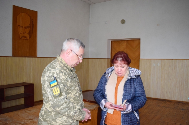 На Полтавщині рідним загиблих Захисників вручили державні нагороди