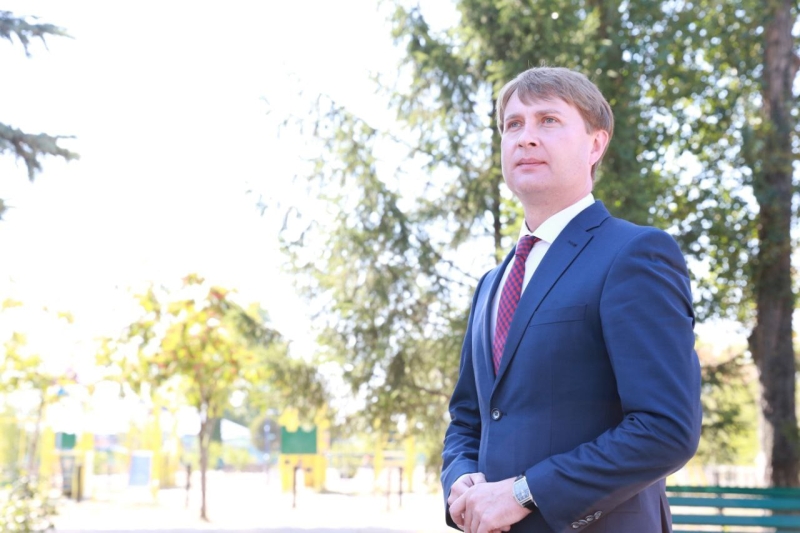 Нові квартири та авто: скільки заробляють голови військових адміністрацій у Донецькій області