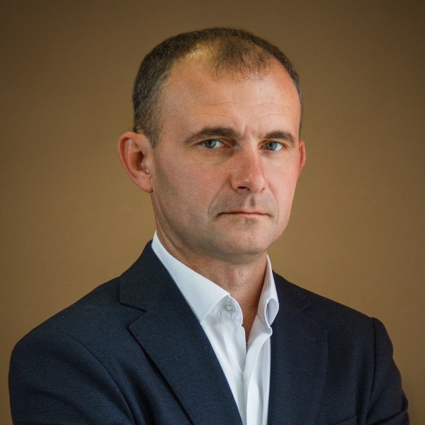 Нові квартири та авто: скільки заробляють голови військових адміністрацій у Донецькій області