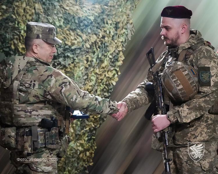 Офіцер з Полтавщини зупинив російський наступ на Курщині й отримав “Хрест військова честь” від Головнокомандувача ЗСУ