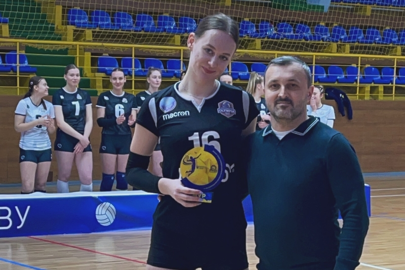 “П’ять днів на майданчику вирували неймовірні емоції”: прикарпатські волейболістки – чемпіонки України серед юніорів (ФОТО)
