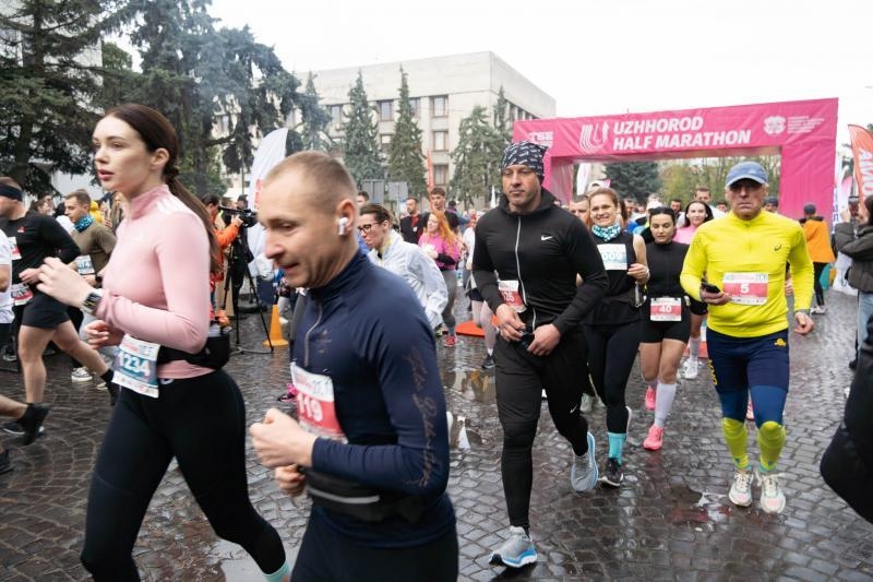 Понад 3,4 мільйони гривень на підтримку ЗСУ &ndash; відбувся Uzhhorod Half Marathon 2025